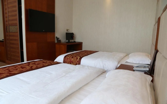 Golden Moon Business Hotel
