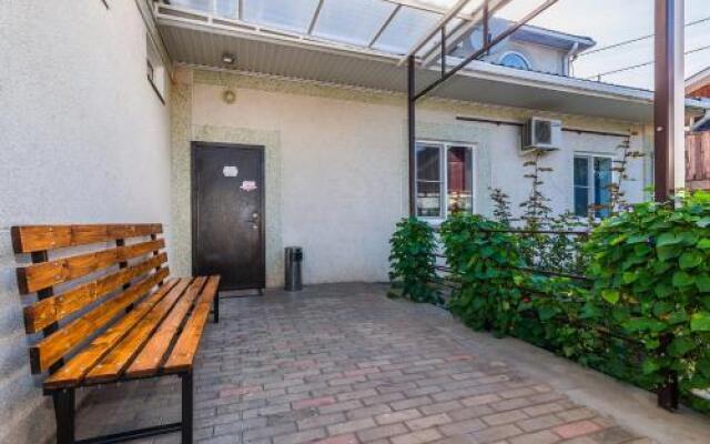 Гостиница Villa Hostel в Краснодаре отзывы, цены и фото номеров - забронировать гостиницу Villa Hostel онлайн Краснодар вид на фасад