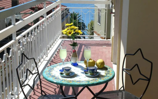 Riviera B&B Rooms and Apartament SEA-VIEW