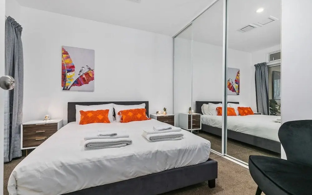 Zodiak Central 2 BR Apt Free Parking Gym
