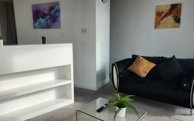 Cityscape Apartment in Birmingham with Self Checkin