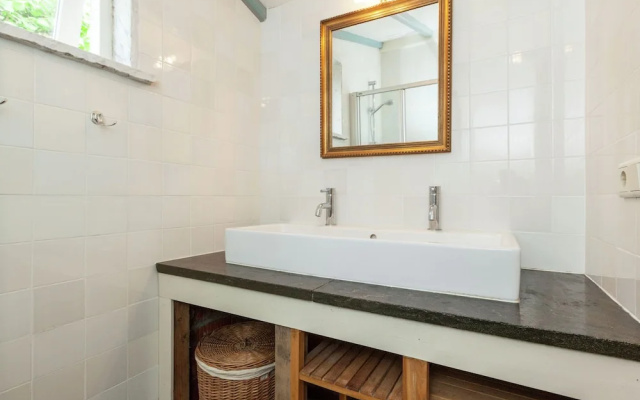 Stylish Holiday Home with Box Bed near Lake Veere