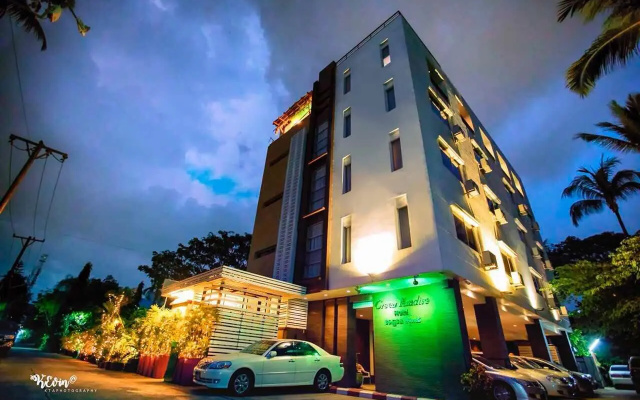 Green Paradise Hotel