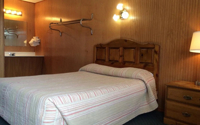 Country Inn Motel