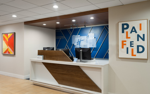 Holiday Inn Express Indianapolis Airport by IHG