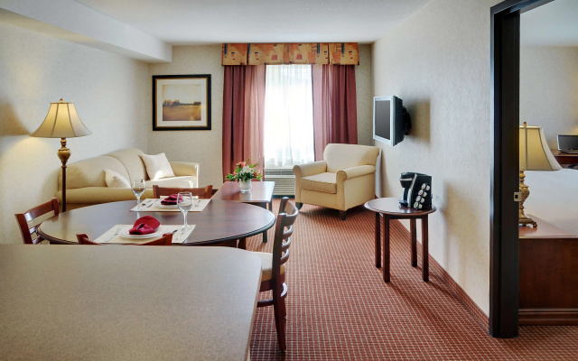 Coast Grimshaw Hotel & Suites