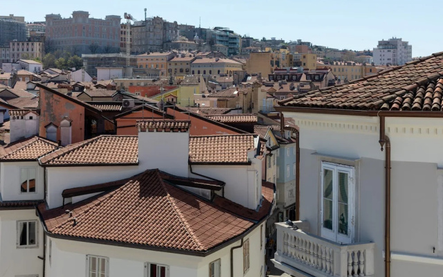 Vis a Vis Apartments