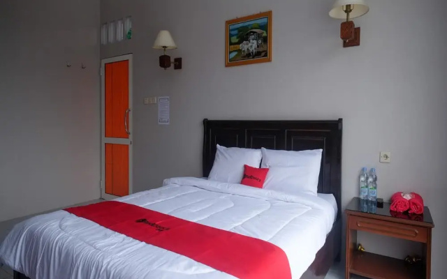 RedDoorz at Jalan Dieng 3