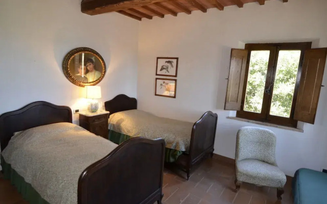 Pleasant Villa In Valiano With Terrace, Garden, Sun-Loungers