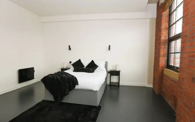 The Nichols Building Spacious 3-bedroom Apartment