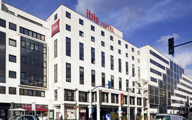 Отель Ibis Paris Pantin Eglise вид на фасад