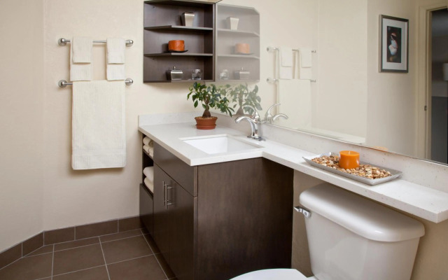 Candlewood Suites Chester - Philadelphia International Airport by IHG