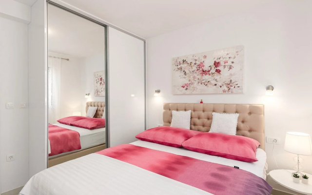 Apartment Summer Breeze Okrug Gornji