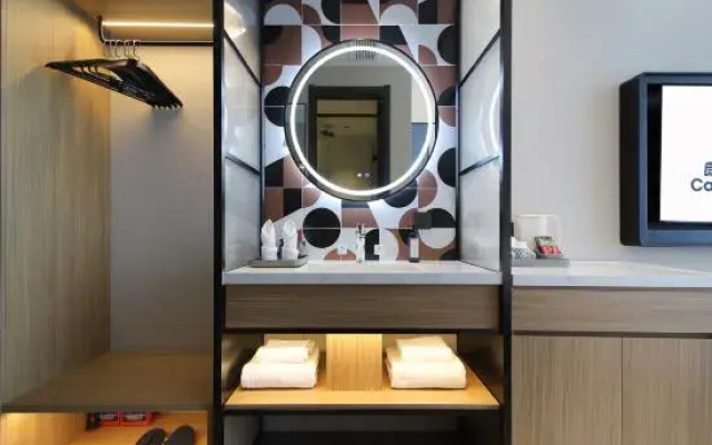 Compass Hospitality (Longhu Tianjie Store, Jinhui, Fengxian, Shanghai)