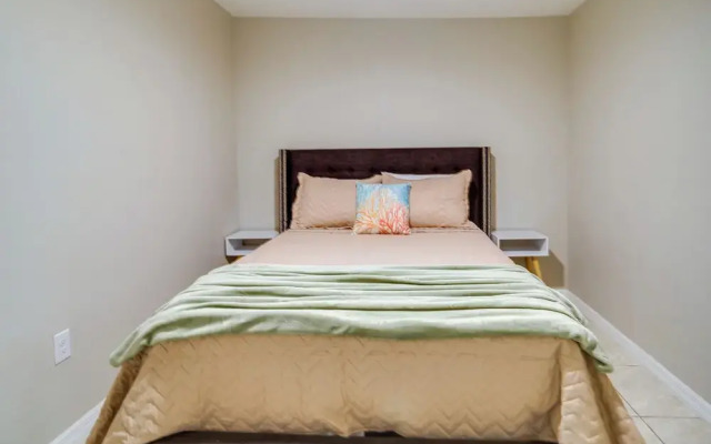 Melbourne Apartment Near Downtown & Beaches!