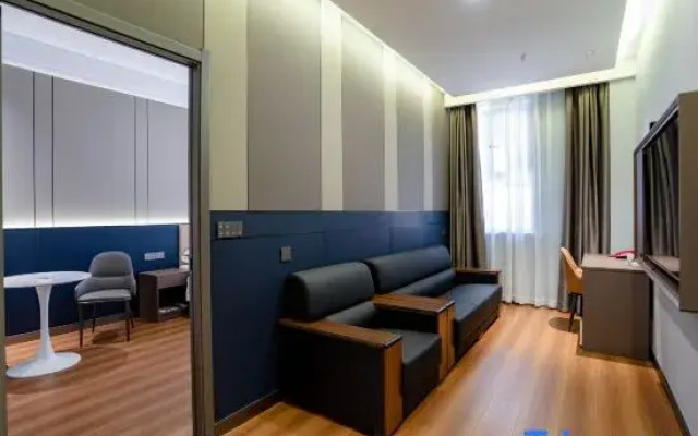 Holiday Inn Burqin Border Town