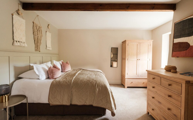 Lower Well Farm House