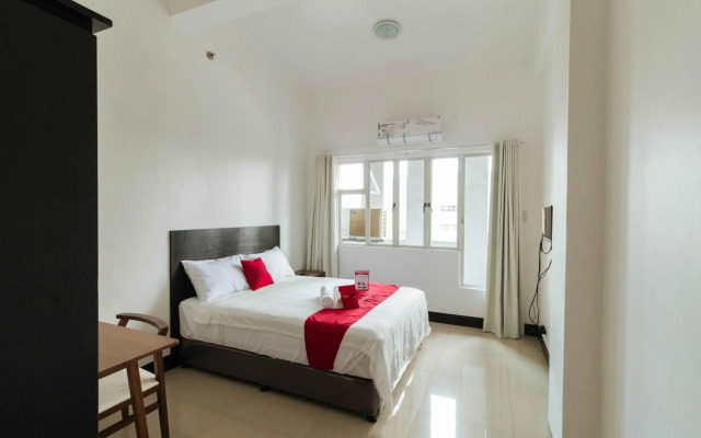 RedDoorz Plus @ Banawe Quezon City Weekly Stay
