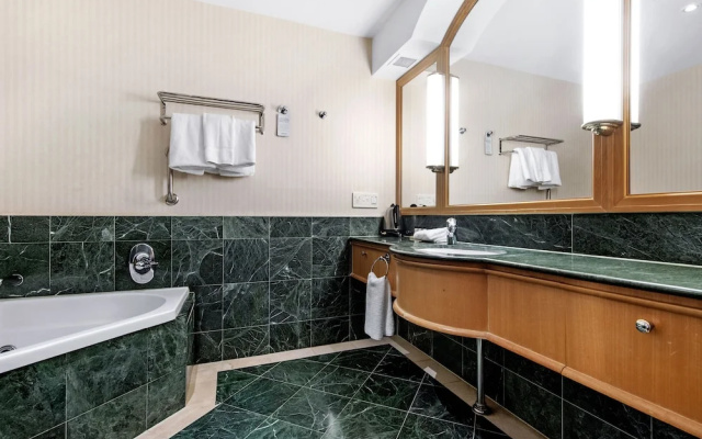 Gold Tower Private 17th Level Suite with Ocean Views