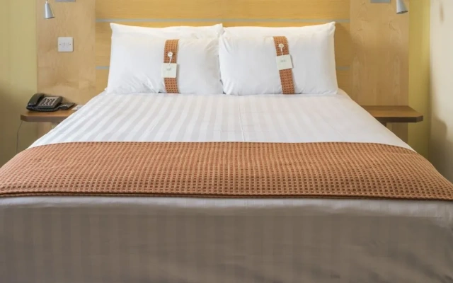 Holiday Inn Express Antrim - M2 Jct1