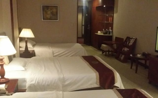 Kunming Plateau Pearl Hotel