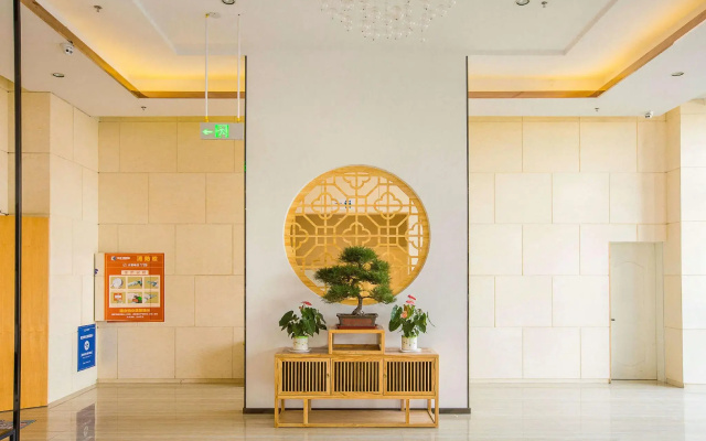 Gujing Junlai Hotel (Luhe Convention & Exhibition Center)