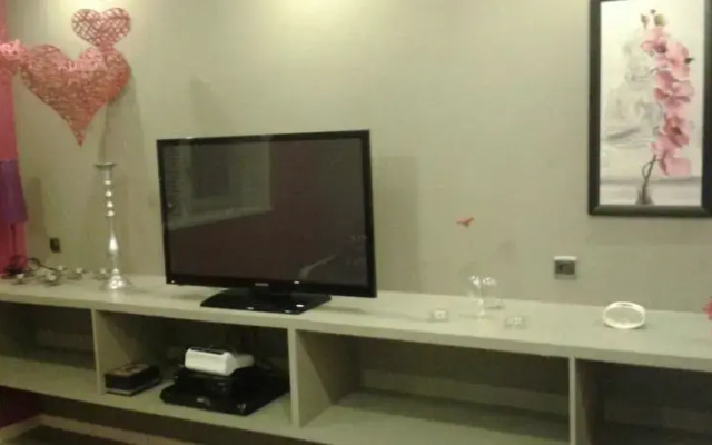 Entertaining Studio