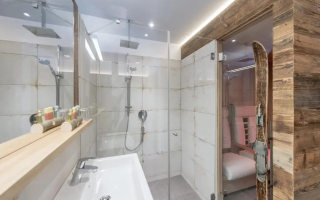 Mondschein Hotel and Chalet