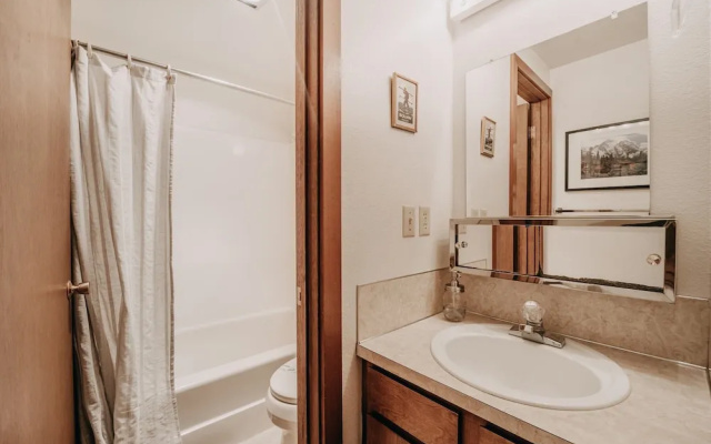 55sw - Fireplace - D/W - W/D - Wi-fi - Sleeps 4
