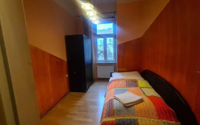 Simple Room Long Stay Central Location