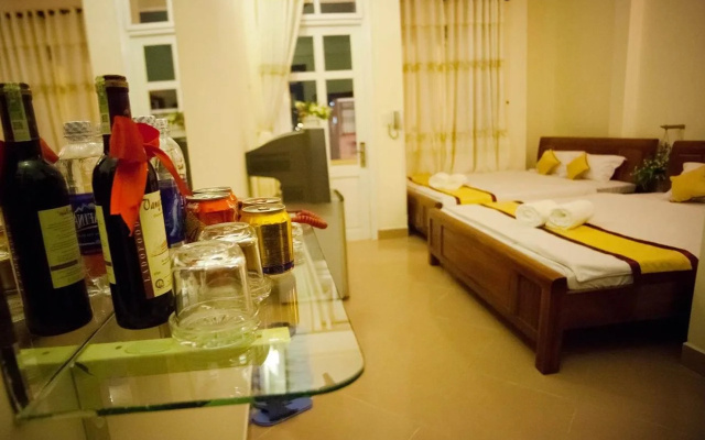 Happy Day Hotel