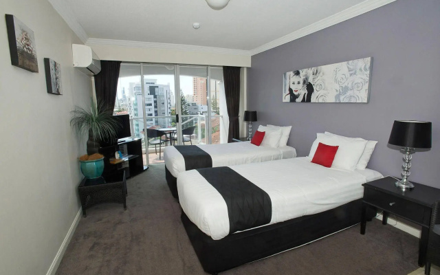 Broadbeach Holiday Apartments, Store 19