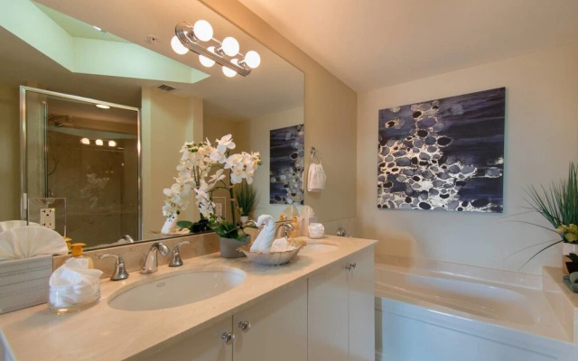 Beautiful Asian Retreat 2bd/2bth Apt. min to Beach