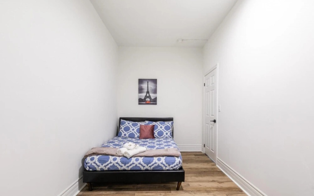3BR Apartment With Netflix Near King Street