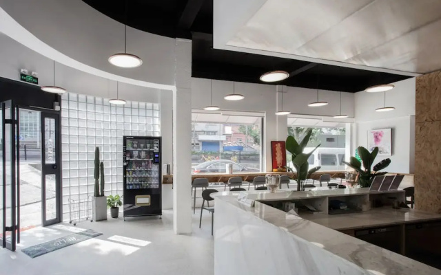 WEFLOW Hostel