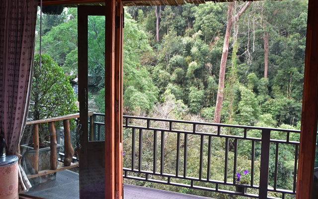 Sainamtok Resort