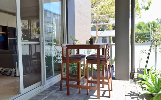 Luxurious 3 Bedroom Apartment With Parking Near CBD