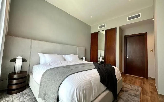 Panoramic 2BR with Marina View