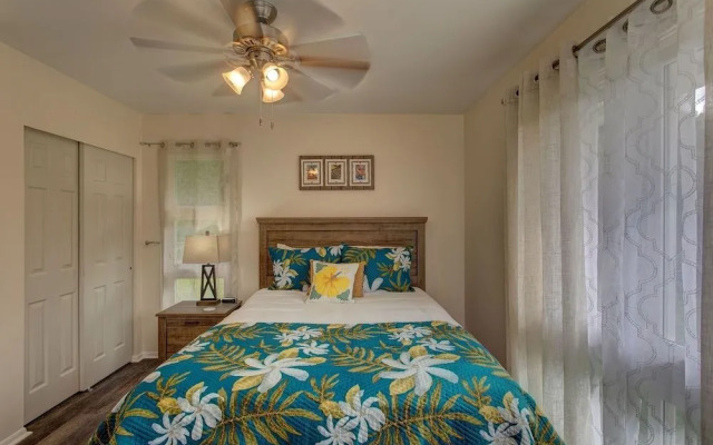 Hilo Hale Kaumana 3 Bedroom Home by RedAwning
