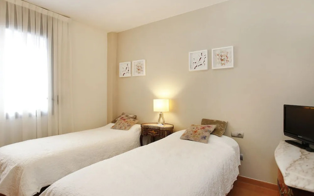 1217 - Forum Diagonal Apartment