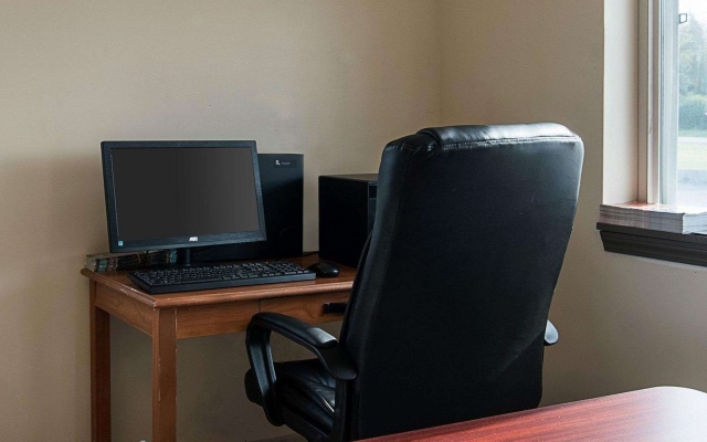 Econo Lodge Inn & Suites Canandaigua - Fingers Lake Area