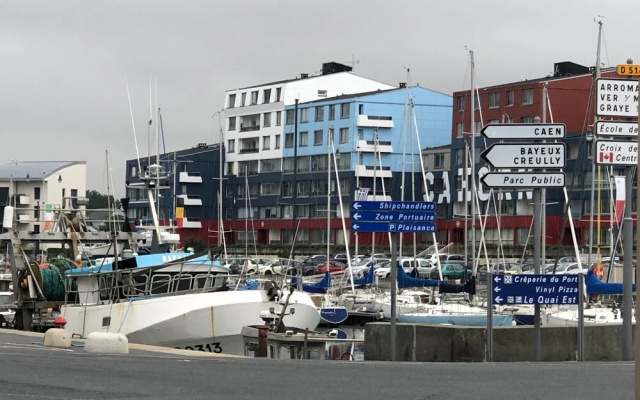 Soleil et Bateaux Superbe Port de Plaisance