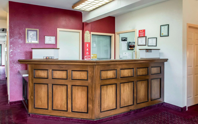 Econo Lodge Carlisle Central