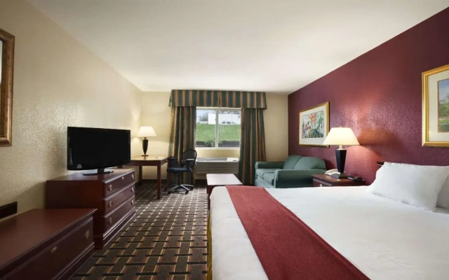 Baymont Inn & Suites Lincoln