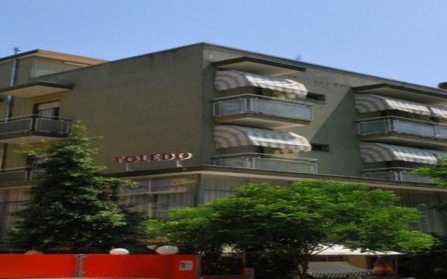 Toledo Hotel Римини вид на фасад