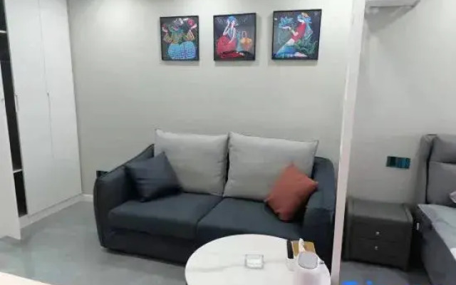 Qingxi Homestay (Changzhou Tianning Yinhewan Computer City)