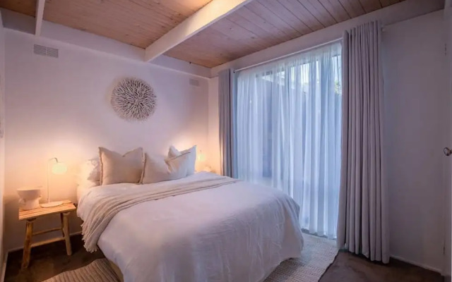 Sol Coastal Retreat - Outdoor Spa and Sauna