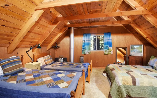 7 Minute Walk to Beach Chambers Landing Chalet