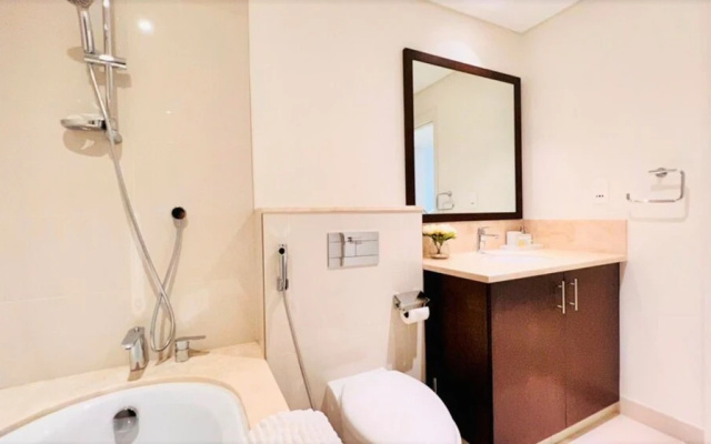 Luxurious Downtown Apt. with stunning views