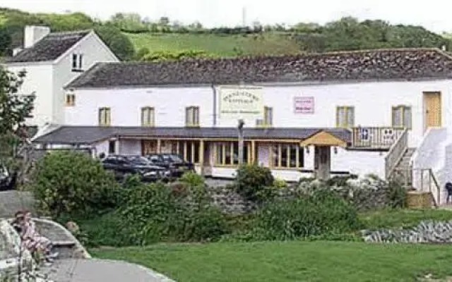 Pound Court Riverside Bed & Breakfast